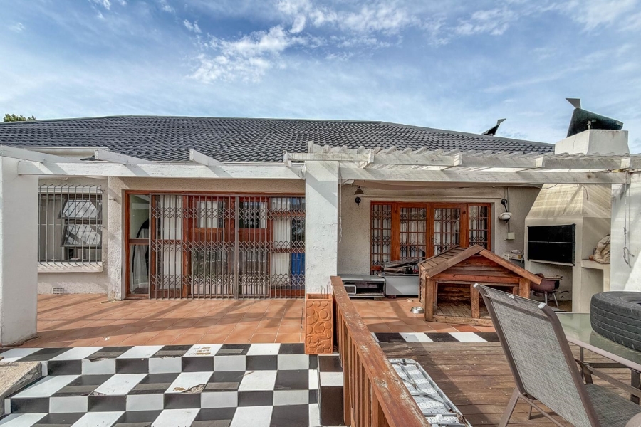 4 Bedroom Property for Sale in Walmer Eastern Cape